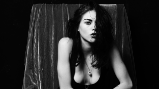 Illustration for article titled Frances Bean Cobain Is All Grown Up & Beautifully Sullen
